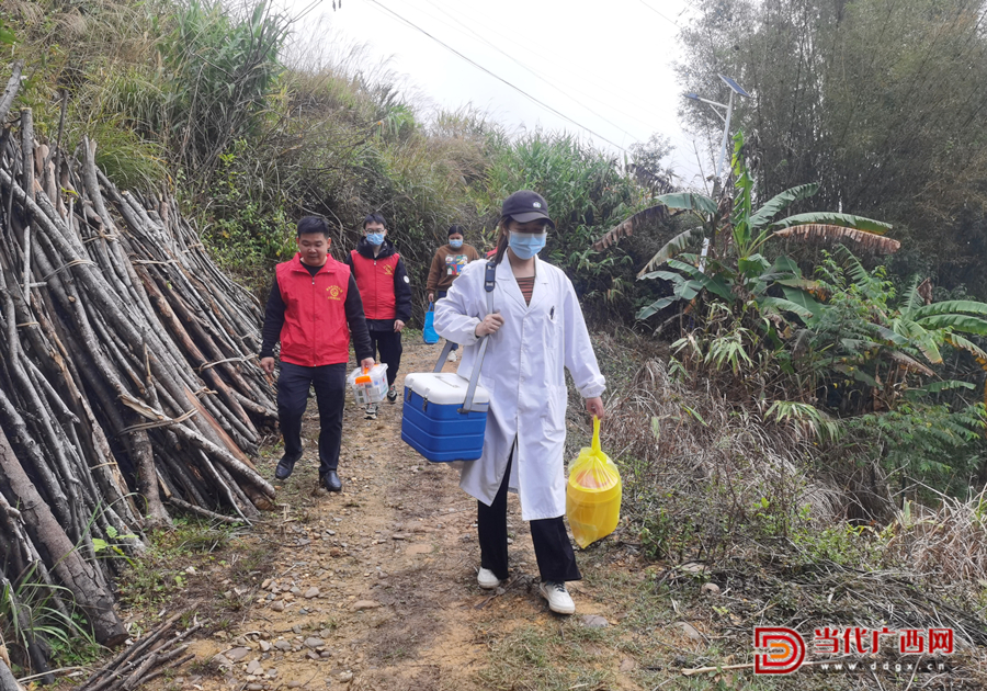 农村防疫不松劲，党员干部冲在前——疫情动态