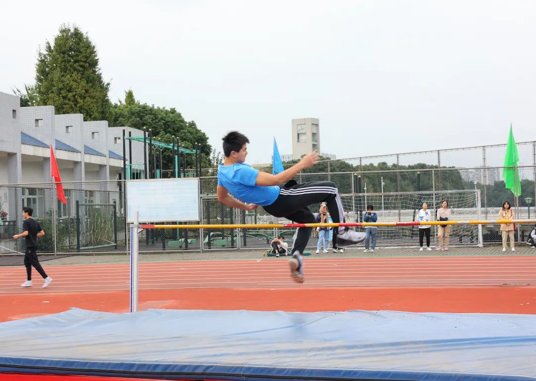 四川大学2021年运动会开幕式举行,多项赛事成绩亮眼