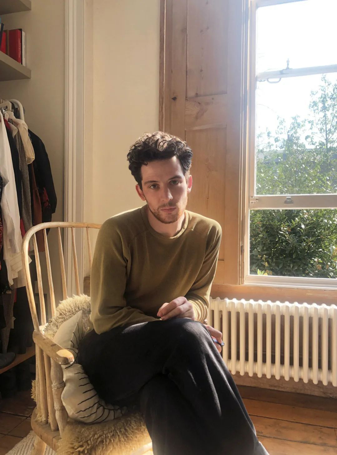 疫情下好莱坞明星居家隔离生活大揭秘及趣事分享