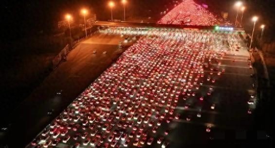 高速节假日免费遭吐槽，每车每年3000公里为啥还不落地？