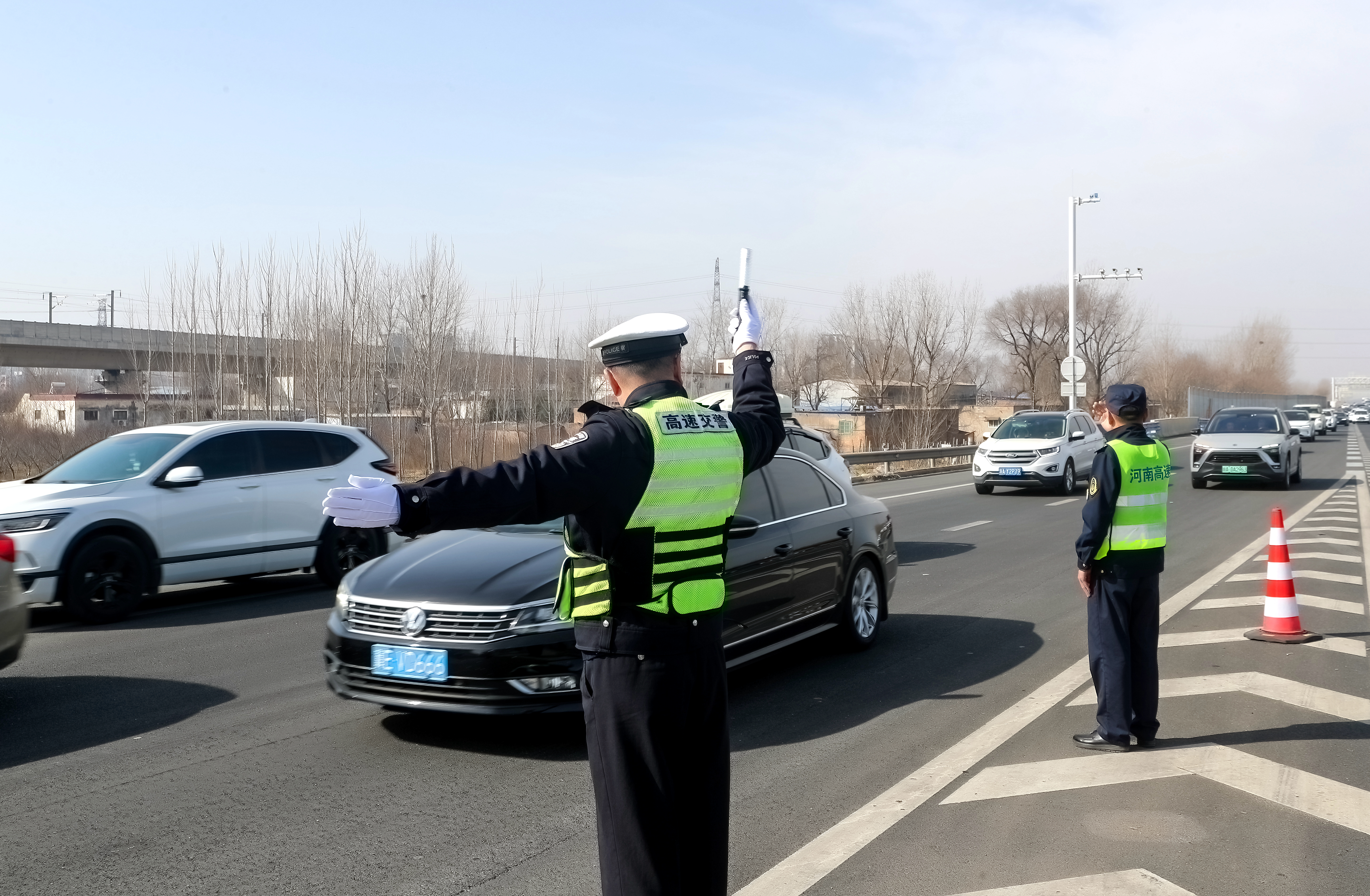 春节返程高峰河南高速交警发布预警,这些路段和枢纽易堵