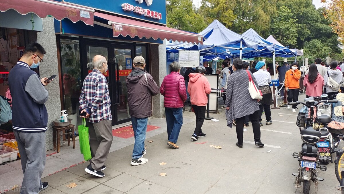 疫情快速扩大下,防控政策两大阵营观点及背后原因分析