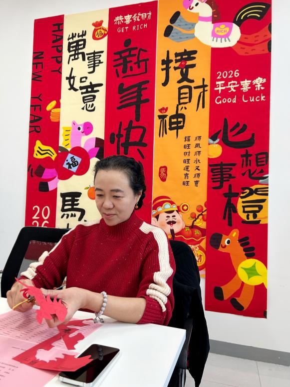 上海大学领导与留校国际学生代表欢聚,共话学习生活与交流